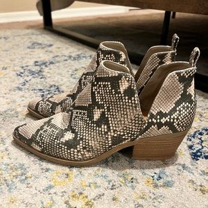 Universal Thread snakeskin booties
